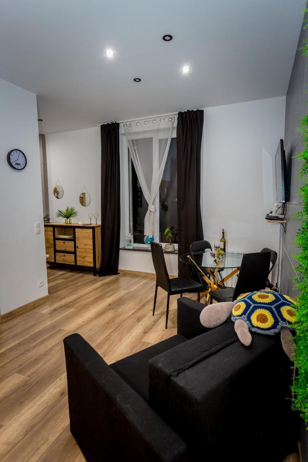 Apartamenty Centrum 瓦乌布日赫 客房 照片